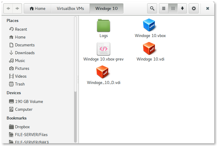 El administrador de archivos de GNOME abierto en la ruta de la máquina virtual.